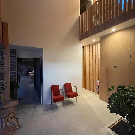 Les Briques Хостел