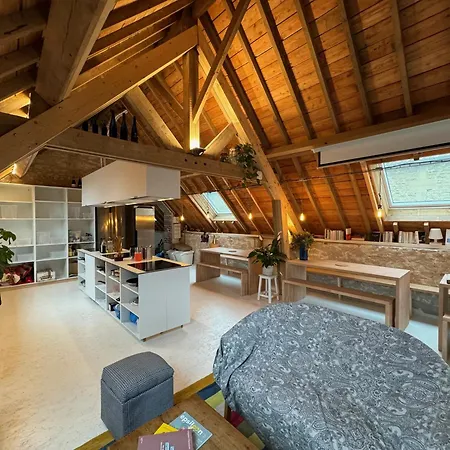 Les Briques Хостел *