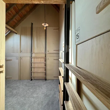 Les Briques Hostel