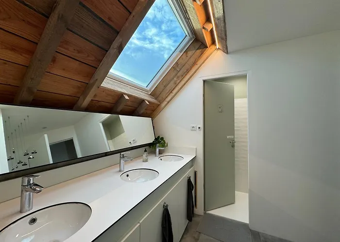 Les Briques Hostel Lion-sur-Mer